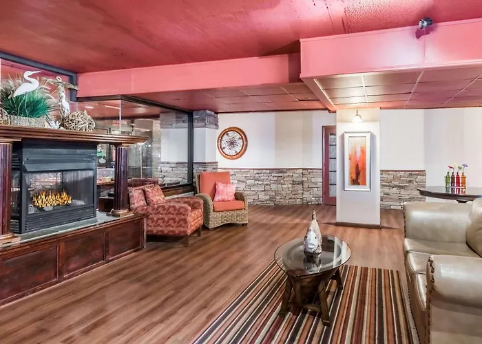 Luxury hotel only: Howard Johnson Plaza By Wyndham Ocean City Oceanfront