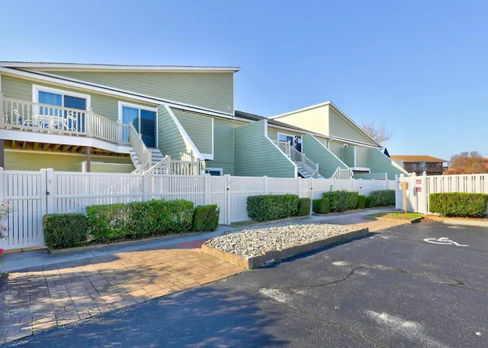 Lighthouse Point Villas