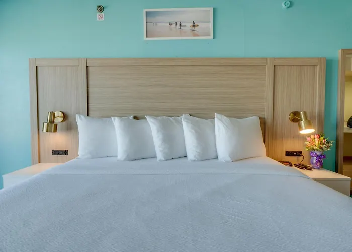 Airport Hotel: Paradise Plaza Inn