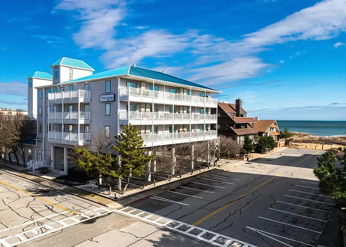 4 star hotel: Marylander Condominiums, 90 Steps From The Beach